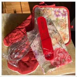 5 PIECE FLORAL KITCHEN MITT & MEASURE SET🥂